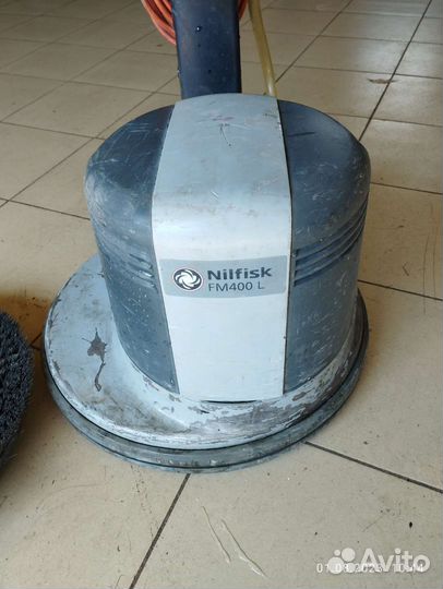 Однодисковая поломоечная машина Nilfisk FM400