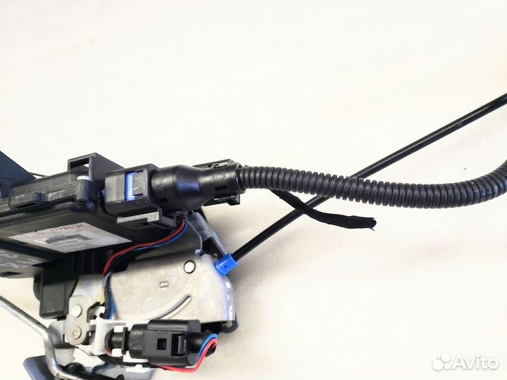 Замок двери audi A8 D3 задней правый