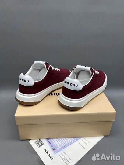 Кроссовки (размеры 36-40)