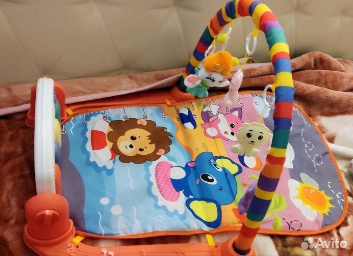 Развивающий коврик с пианино