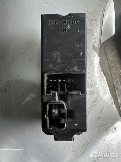 Блок стеклоподъемников mazda 6 gg