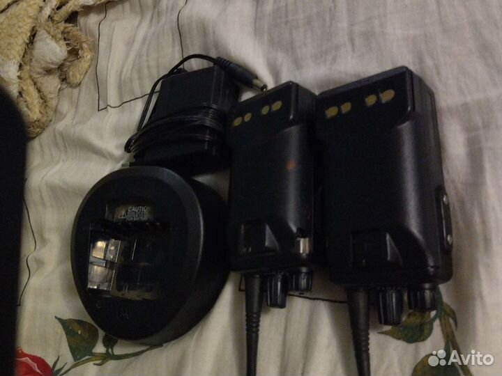 2 Рации motorola vx261