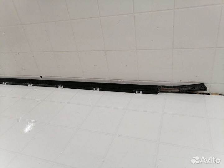 Бархотка двери передняя левая Kia Ceed 2 5D