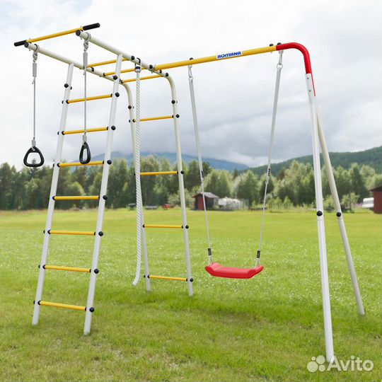 Новая детская уличная площадка. Спорткомплекс