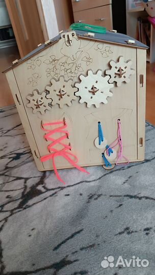 Бизиборд домик