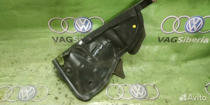 Защита двигателя правая 4L0819512 audi-Q7