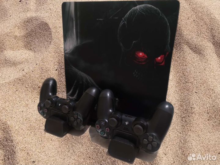 Игровая приставка- 