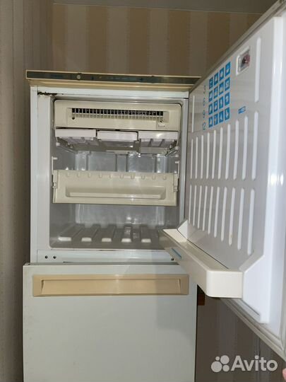 Холодильник Stinol-104 на запчасти