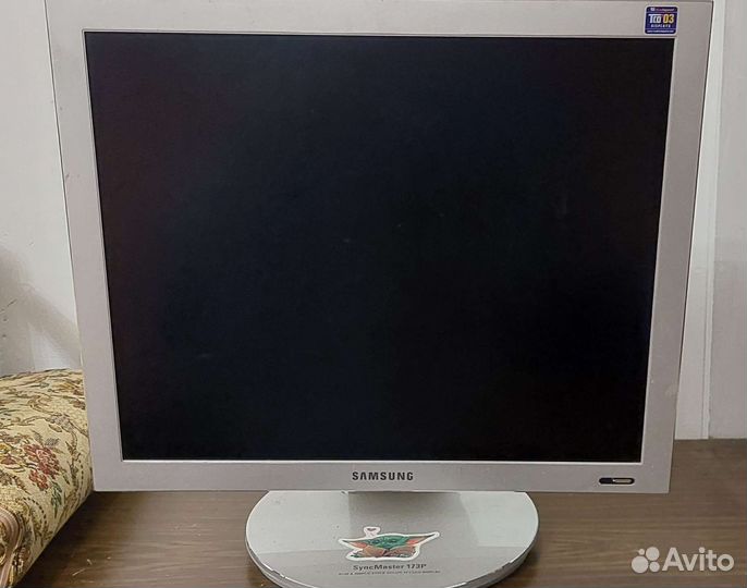 Монитор Samsung