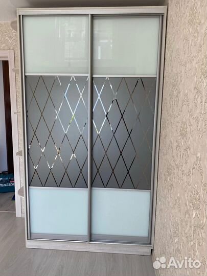 Шкаф купе в современном стиле