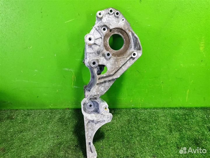 Кронштейн генератора volkswagen Caddy 3 2013