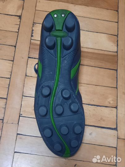 Футбольные бутсы