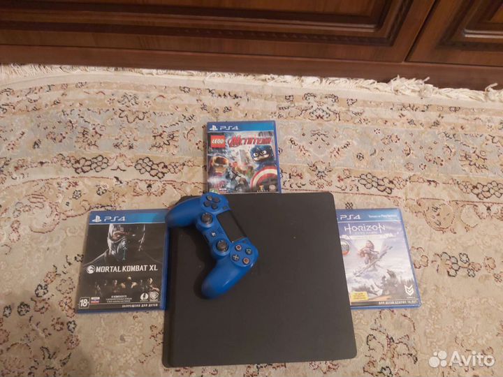 Sony PS4 slim