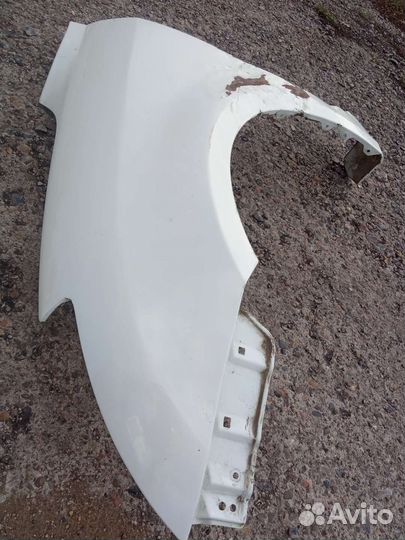 Крыло переднее