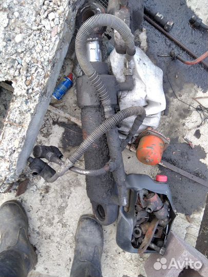 Продам цилиндр и распределитель экскаватора юмз