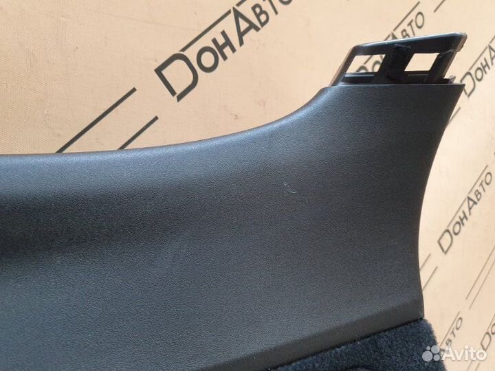 Обшивка крышки багажника Lexus Rx 4