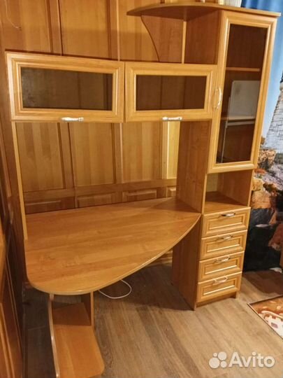 Компьютерный стол