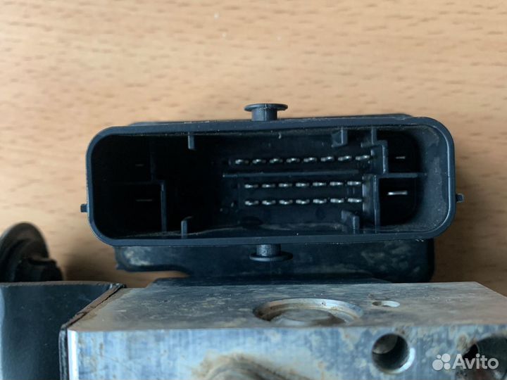 Блок абс ABS Фольксваген Поло 2014 год 1.6 АКПП