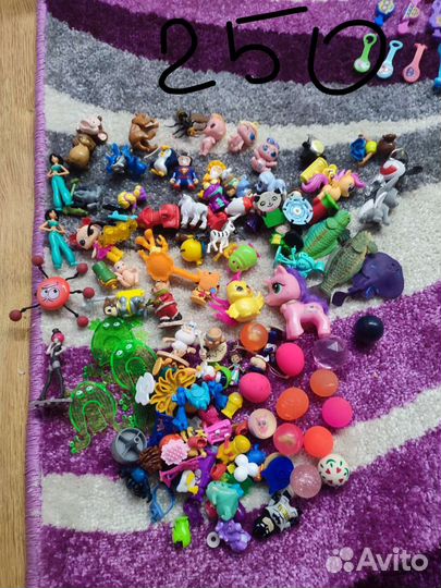 Детские коллекции скрепышей и мелочей