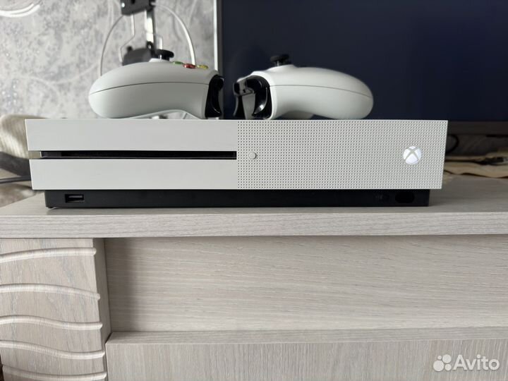 Xbox One s