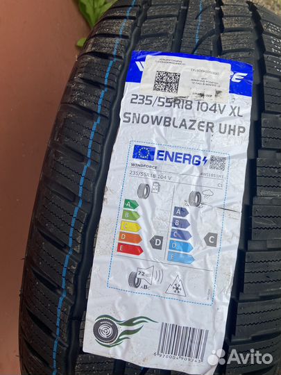 Windforce Snowblazer UHP 235/55 R18