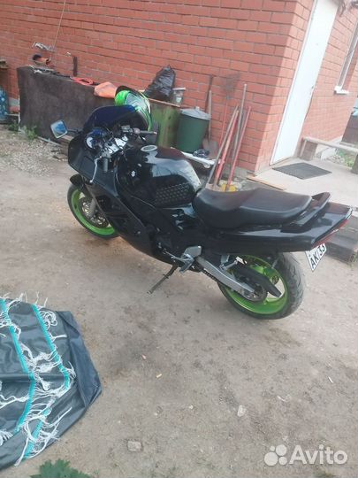 Мотоцикл Сузуки рф900р