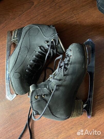 Фигурные коньки risport