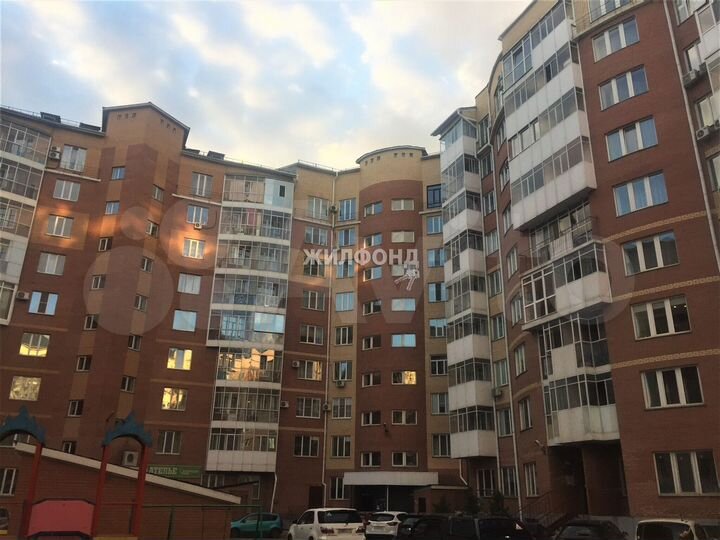 3-к. квартира, 95 м², 4/9 эт.