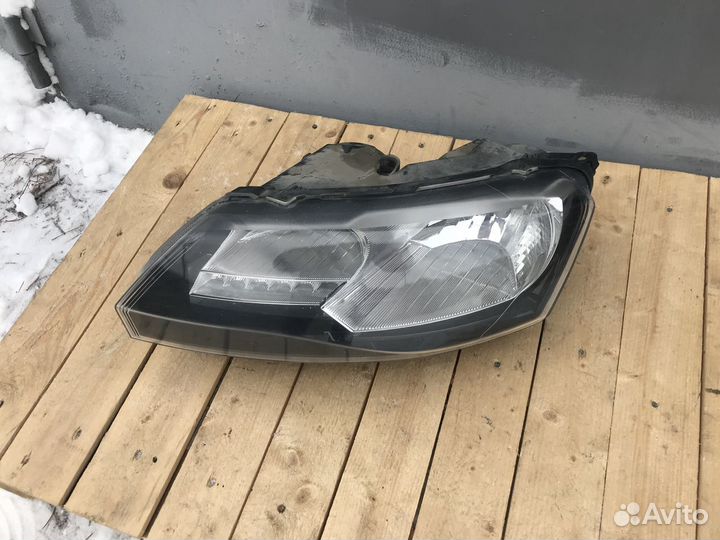 Skoda Rapid 17- Фара L с дхо (LED)