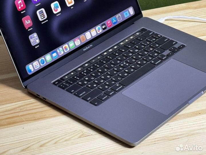 RU, MAX Config, MacBook Pro 16 c 32GB и 512GB