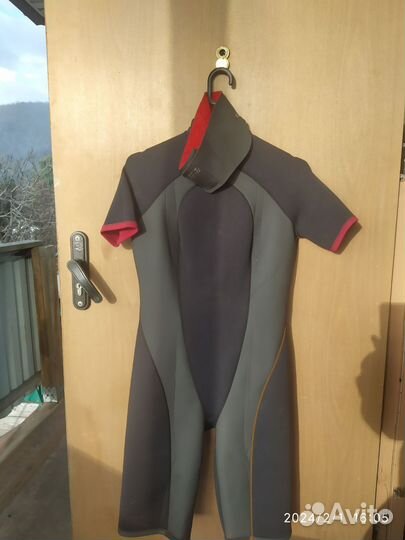 Гидрокостюм для серфинга