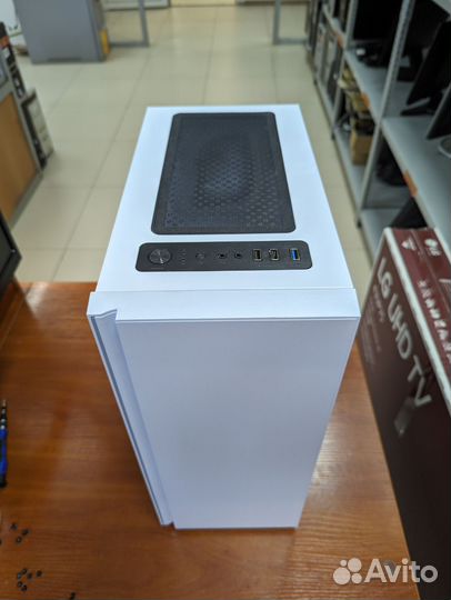 Корпус для компьютера Белый