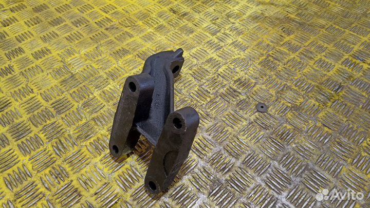 Кронштейн двигателя передний левый Man Tga Tgs Tgx