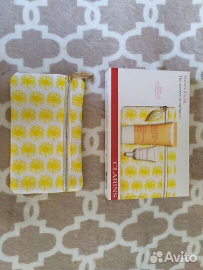 Косметичка clarins (новая)