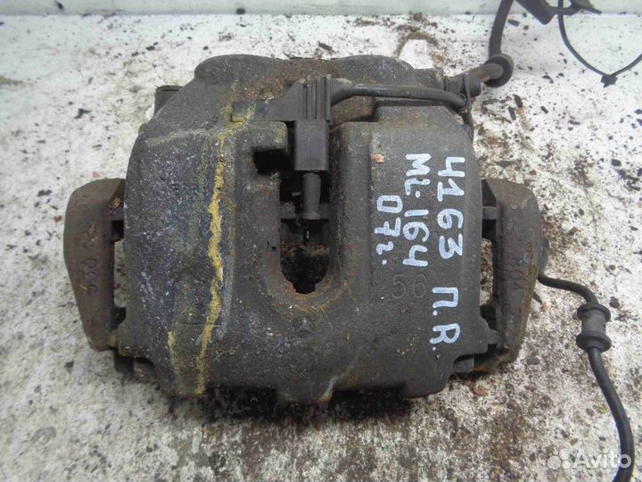 Суппорт передний правый Mercedes M-klasse W164