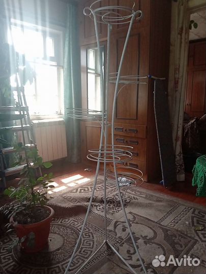 Подставка для цветов напольная