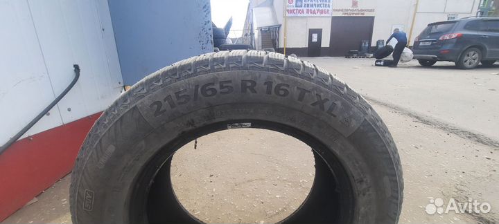 Continental IceContact 2 215/65 R16