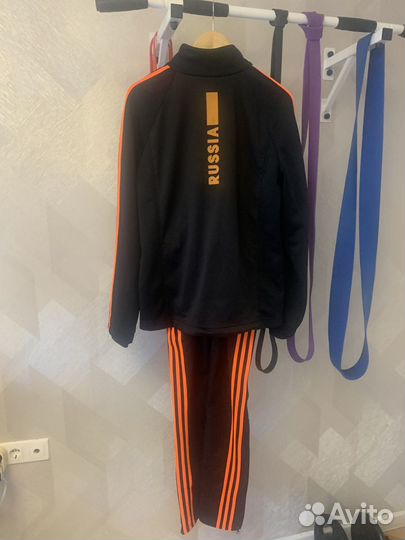 Разминочный костюм adidas