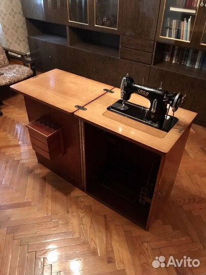 Швейная машина LADA (Чехословакия)