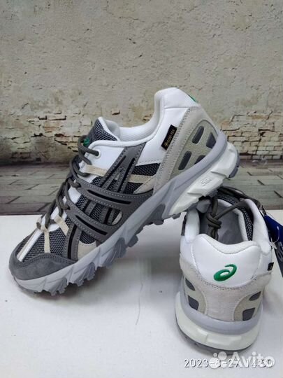 Кроссовки утеплённые Asics