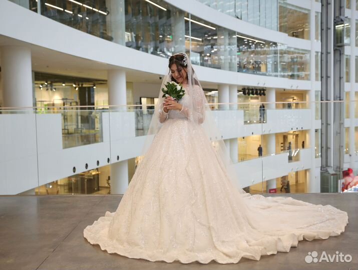 Свадебный фотограф (+а/м бизнес класса)