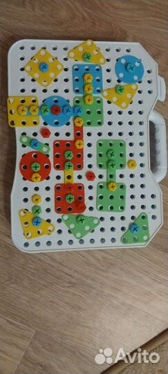 Конструктор-чемоданчик пластиковый