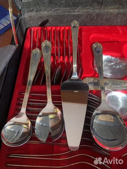Набор столовых приборов 72 предмета в чемодане