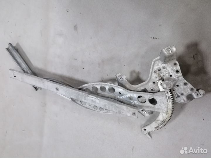 Стеклоп.механич.перед.прав.VW Passat B3 1988-1993