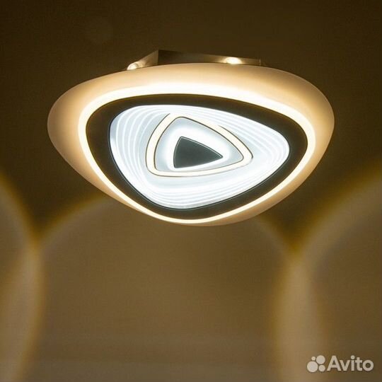 Люстра с пду 'Освальд треугольный' LED 160Вт чёрно