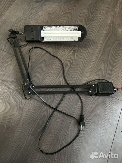 Лампа настольная для маникюра