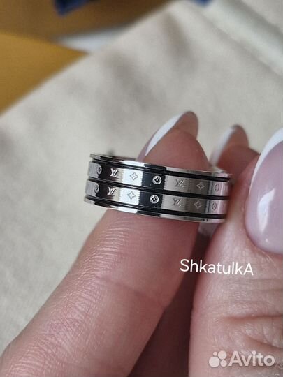 Кольцо louis vuitton цвет серебро