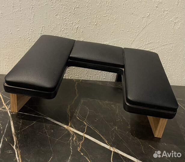 Подставка для рук маникюрная бу