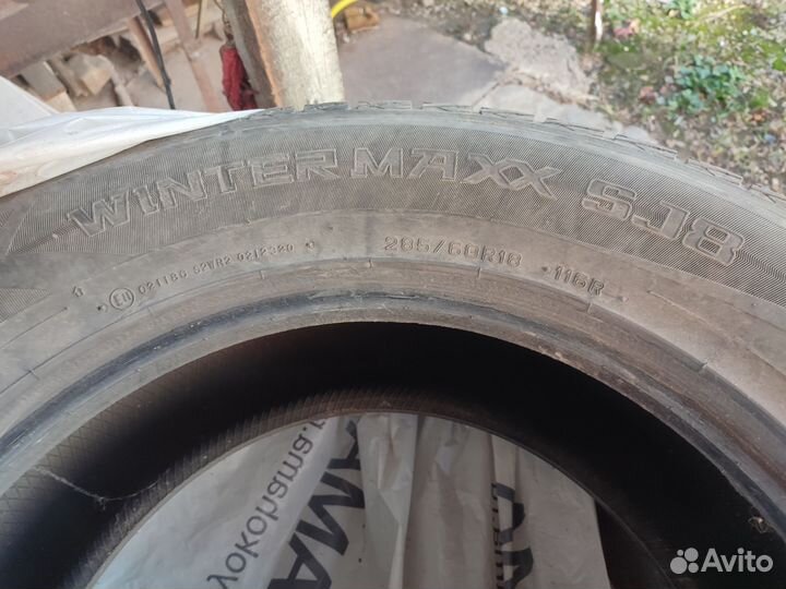 Dunlop Winter Maxx SJ8 285/60 R18 116R