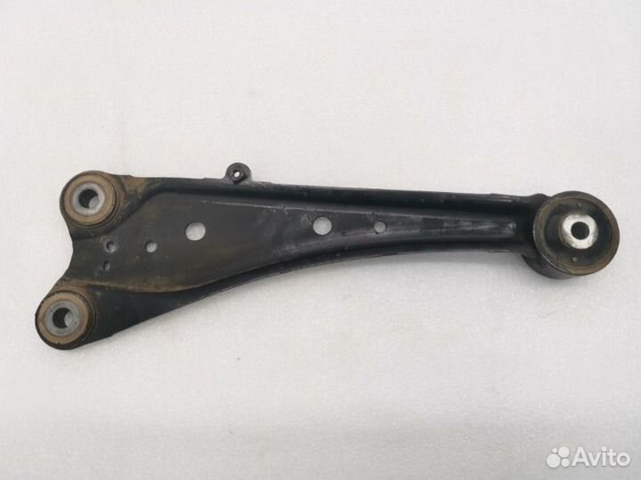 Рычаг подвески задний правый Toyota Rav4 CA40 2.2